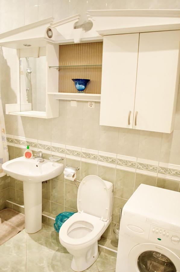 Two Bedroom Luxury Apartment Lviv Kültér fotó